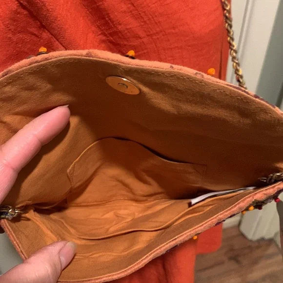 Cute fabric and bead purse - Picture 5 of 9